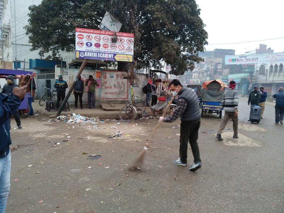 वीरगंज महानगरपालिकाका कार्मचारी आन्दोलनमा कार्यकारी प्रमुख डा. भूसाल सरसफइमा