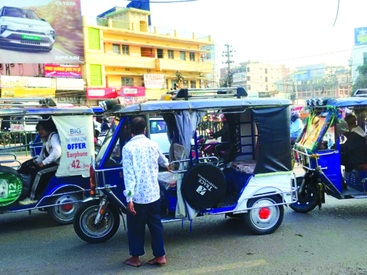 तीनपाँग्रे सवारीको महानगरमा चाप फितलो व्यवस्थापन, सम्बन्धित निकाय मौन