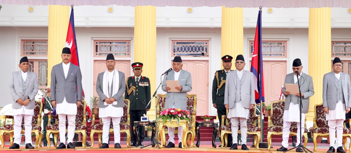 नवनियुक्त प्रधानमन्त्री ओलीद्वारा शपथ ग्रहण