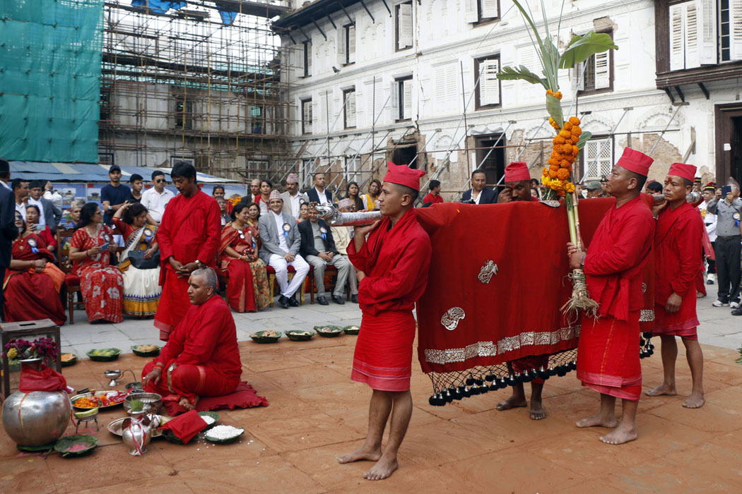 आज फूलपाती, देशभरि रमझम